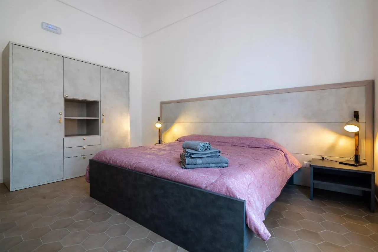 Dimora Di Levante- Ortigia Holidays Syracuse 0*,  Italy