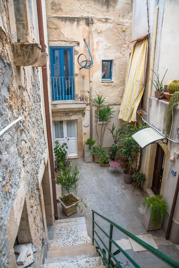 Dimora Di Levante- Ortigia Holidays Syracuse 0*,  Italy